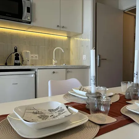 à - 5 Couchages, Calme, Piscine Et Parking - Fr-1-609-97 Appartement